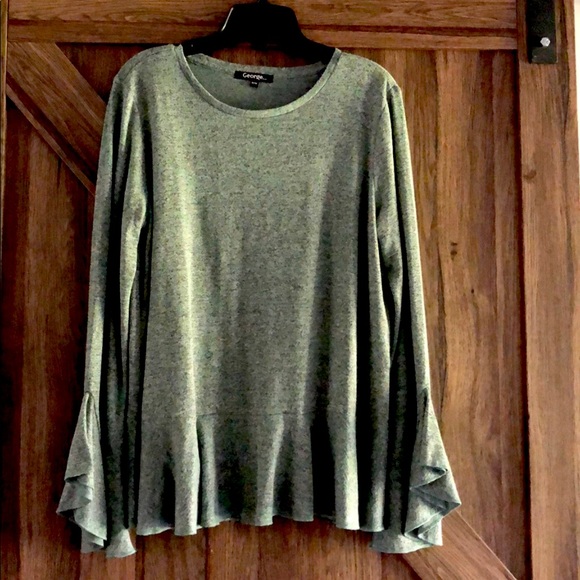Size large bell sleeve top 3/25 - Picture 1 of 2